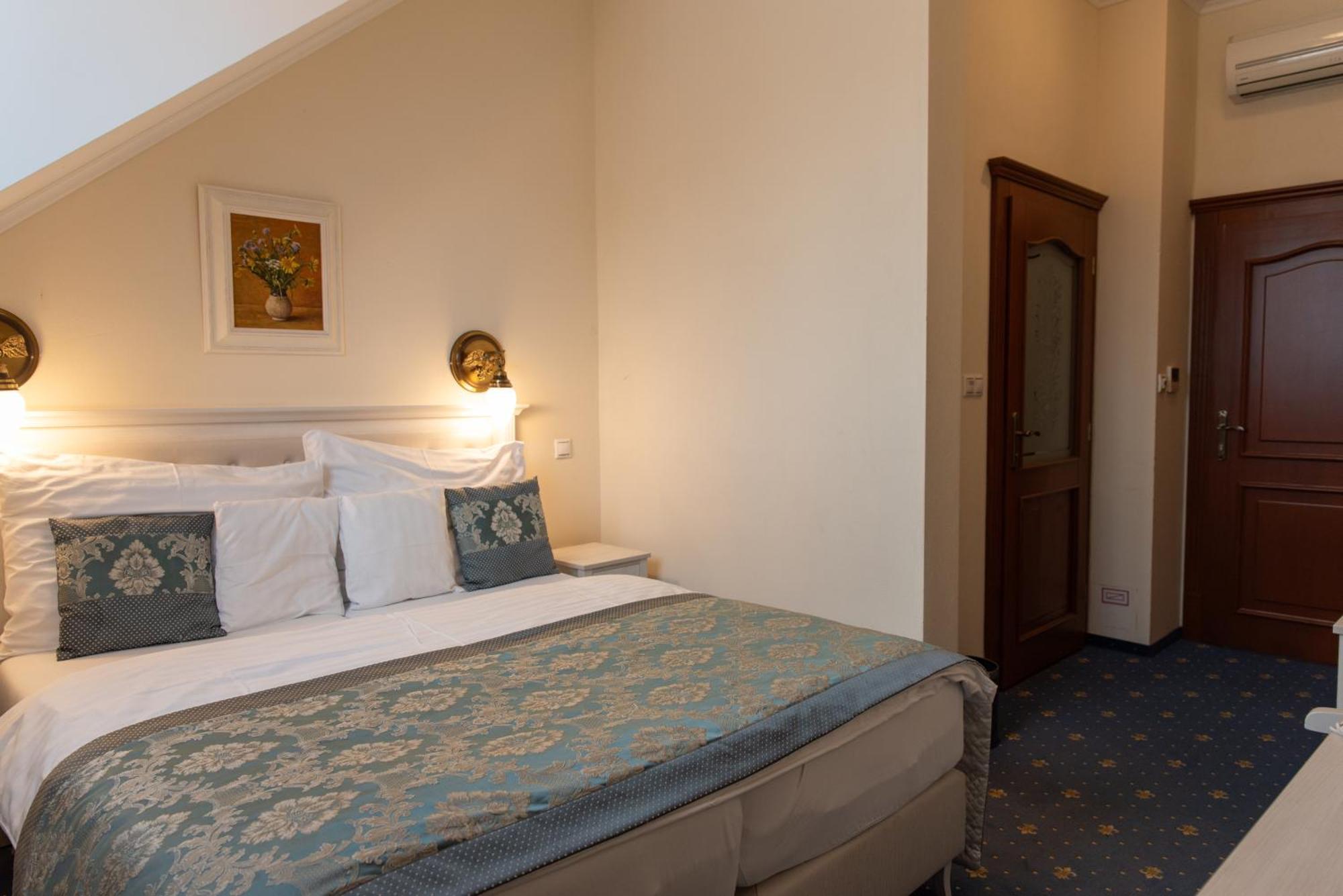 Hotel Viliam Frano 니트라 외부 사진